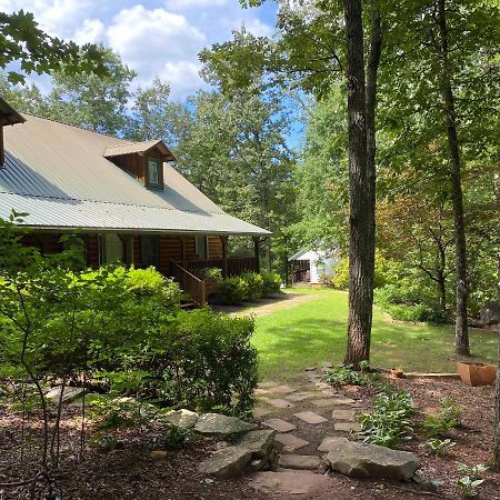 Hotel Barefoot Hills Dahlonega Exterior foto