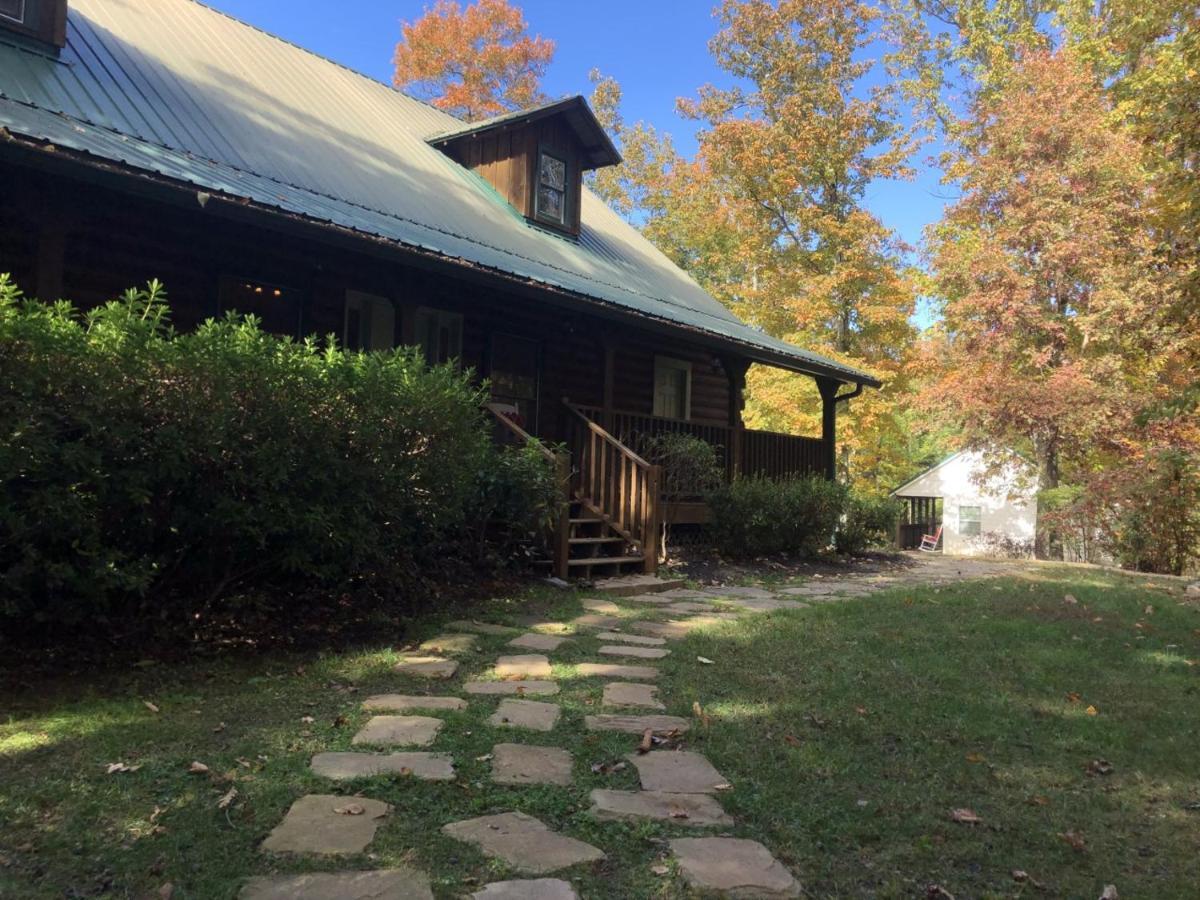 Hotel Barefoot Hills Dahlonega Exterior foto